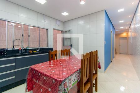 Casa à venda com 169m², 5 quartos e 2 vagas Casa à venda com 169m², 5 quartos e 2 vagasCozinha