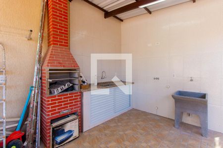 Casa à venda com 169m², 5 quartos e 2 vagas Casa à venda com 169m², 5 quartos e 2 vagasChurrasqueira