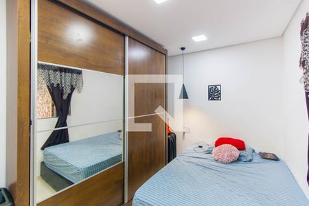 Casa à venda com 169m², 5 quartos e 2 vagas Casa à venda com 169m², 5 quartos e 2 vagasQuarto 4