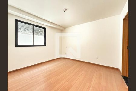 Quarto de apartamento à venda com 2 quartos, 77m² em Alto Barroca, Belo Horizonte