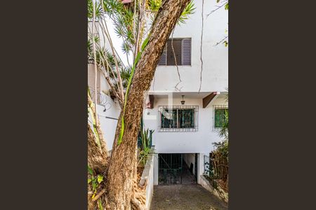 Casa para alugar com 150m², 3 quartos e 3 vagasFachada interna