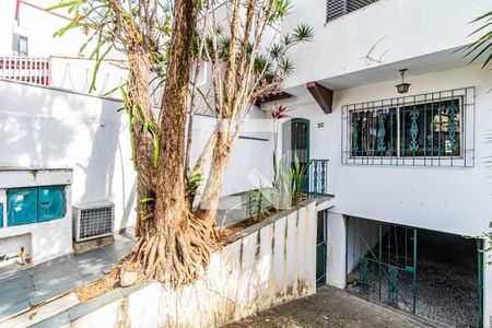 Casa para alugar com 150m², 3 quartos e 3 vagasFachada interna