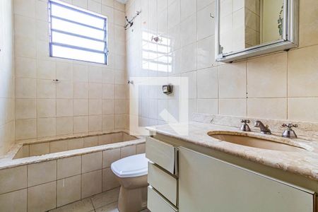 Casa para alugar com 150m², 3 quartos e 3 vagasBanheiro social