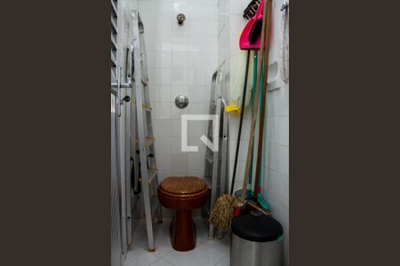 Apartamento à venda com 67m², 2 quartos e 1 vagaBanheiro de Serviço