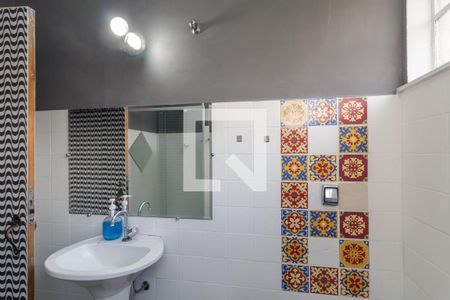 Banheiro de kitnet/studio para alugar com 1 quarto, 40m² em República, São Paulo