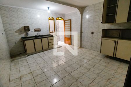 Casa à venda com 140m², 3 quartos e 2 vagas Casa à venda com 140m², 3 quartos e 2 vagasCozinha - Armários