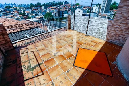 Casa à venda com 140m², 3 quartos e 2 vagas Casa à venda com 140m², 3 quartos e 2 vagasVaranda