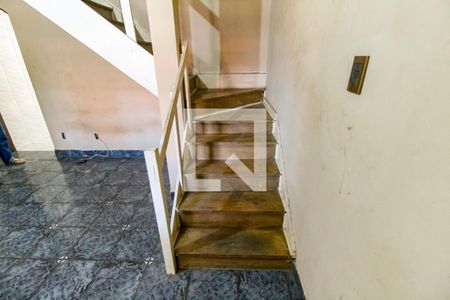 Escada acesso quartos de casa à venda com 3 quartos, 140m² em Jardim Santa Terezinha, Taboão da Serra