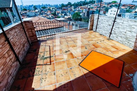 Casa à venda com 140m², 3 quartos e 2 vagas Casa à venda com 140m², 3 quartos e 2 vagasVaranda