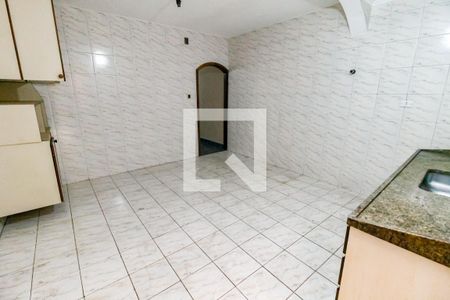 Casa à venda com 140m², 3 quartos e 2 vagas Casa à venda com 140m², 3 quartos e 2 vagasCozinha - Armários