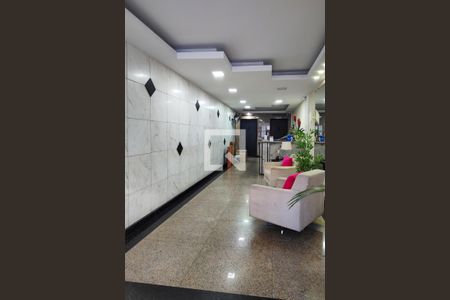 Apartamento à venda com 71m², 2 quartos e sem vagaHall social