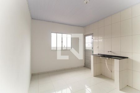 Cozinha de apartamento para alugar com 1 quarto, 35m² em Jardim Europa, Itaquaquecetuba