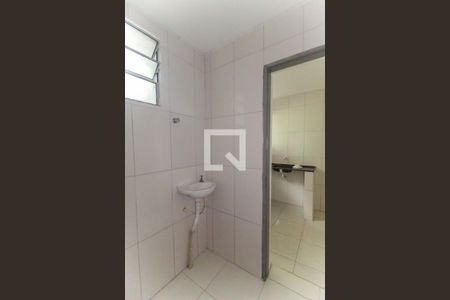 Banheiro de apartamento para alugar com 1 quarto, 35m² em Jardim Europa, Itaquaquecetuba