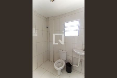 Banheiro  de apartamento para alugar com 1 quarto, 35m² em Jardim Europa, Itaquaquecetuba