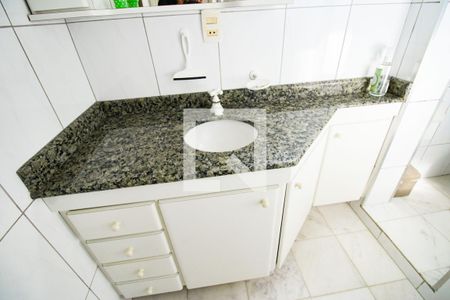 Apartamento para alugar com 65m², 2 quartos e sem vagaBanheiro
