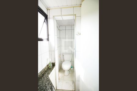 Apartamento para alugar com 65m², 2 quartos e sem vagaBanheiro