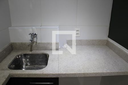 Apartamento para alugar com 34m², 2 quartos e sem vagaTanque . Embaixo espaço para Máquina de lavar roupa