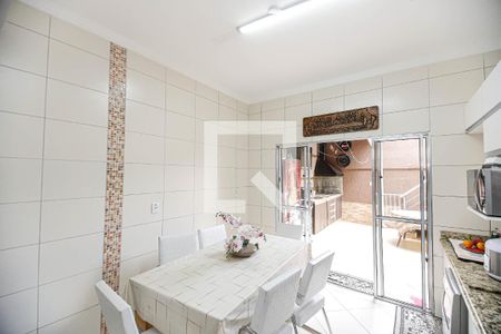 Casa para alugar com 200m², 3 quartos e 2 vagasCozinha