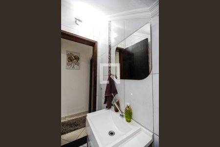 Lavabo de casa à venda com 3 quartos, 200m² em Jardim Teresa, São Paulo