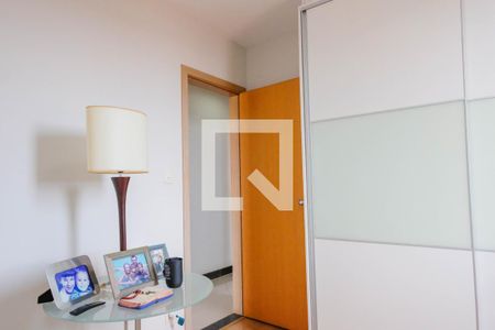 Apartamento à venda com 96m², 3 quartos e 2 vagasQuarto 2