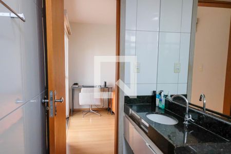 Apartamento à venda com 96m², 3 quartos e 2 vagasBanheiro Quarto 1