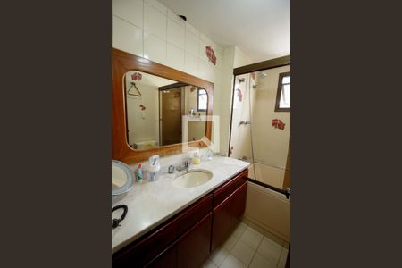 Apartamento à venda com 173m², 3 quartos e 2 vagas Apartamento à venda com 173m², 3 quartos e 2 vagasSuíte quarto 3