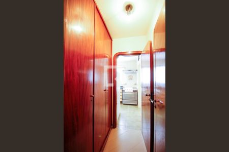 Apartamento à venda com 173m², 3 quartos e 2 vagas Apartamento à venda com 173m², 3 quartos e 2 vagasArmário Corredor Cozinha