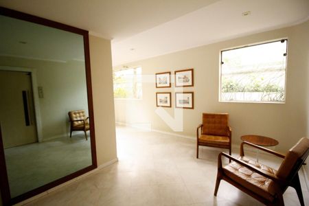 Apartamento à venda com 173m², 3 quartos e 2 vagas Apartamento à venda com 173m², 3 quartos e 2 vagasHall social