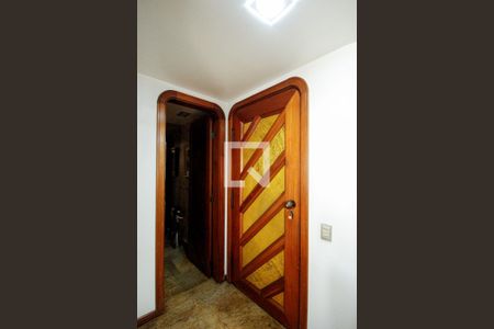 Apartamento à venda com 173m², 3 quartos e 2 vagas Apartamento à venda com 173m², 3 quartos e 2 vagasPorta Social/Lavabo