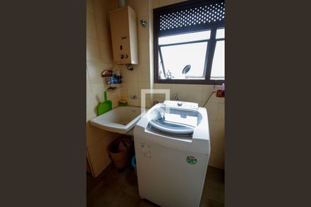 Apartamento à venda com 173m², 3 quartos e 2 vagas Apartamento à venda com 173m², 3 quartos e 2 vagasÁrea de Serviço