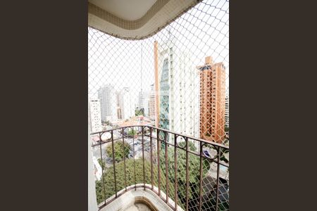 Apartamento à venda com 173m², 3 quartos e 2 vagas Apartamento à venda com 173m², 3 quartos e 2 vagasVaranda quarto 3