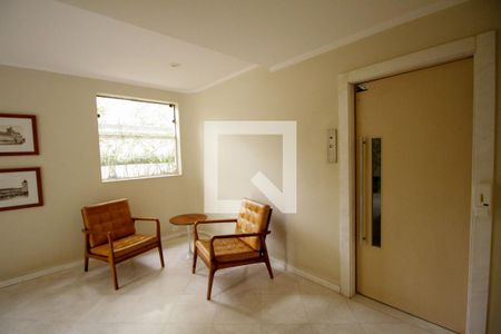 Apartamento à venda com 173m², 3 quartos e 2 vagas Apartamento à venda com 173m², 3 quartos e 2 vagasHall social