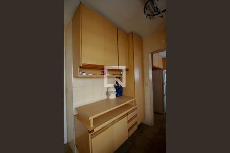 Apartamento à venda com 173m², 3 quartos e 2 vagas Apartamento à venda com 173m², 3 quartos e 2 vagasÁrea de Serviço