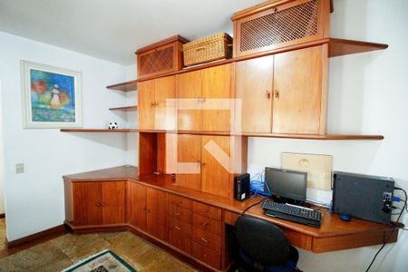 Apartamento à venda com 173m², 3 quartos e 2 vagas Apartamento à venda com 173m², 3 quartos e 2 vagasSala/ Escritório