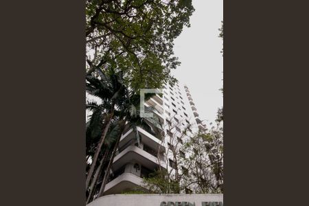 Apartamento à venda com 173m², 3 quartos e 2 vagas Apartamento à venda com 173m², 3 quartos e 2 vagasFachada