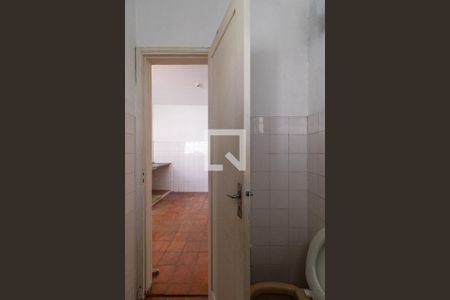 Casa à venda com 200m², 4 quartos e 3 vagasEdícula - Banheiro