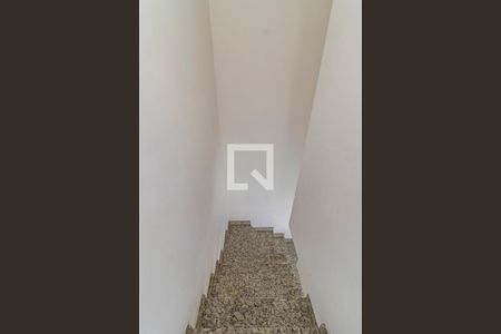 Apartamento à venda com 100m², 2 quartos e 2 vagas Apartamento à venda com 100m², 2 quartos e 2 vagasEscada Cobertura