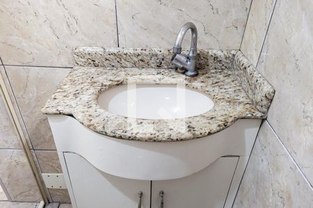 Casa à venda com 156m², 4 quartos e 2 vagas Casa à venda com 156m², 4 quartos e 2 vagasBanheiro da suíte