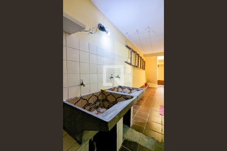 Casa à venda com 156m², 4 quartos e 2 vagas Casa à venda com 156m², 4 quartos e 2 vagasÁrea de serviço