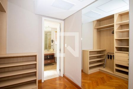 Apartamento para alugar com 117m², 2 quartos e 2 vagasCloset da Suíte
