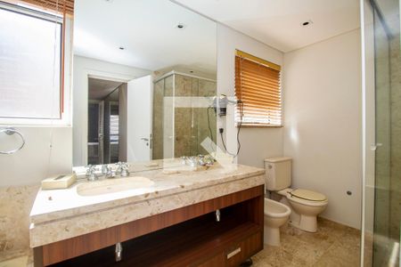 Apartamento para alugar com 117m², 2 quartos e 2 vagasBanheiro da Suíte