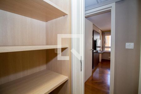 Apartamento para alugar com 117m², 2 quartos e 2 vagasRoupeiro