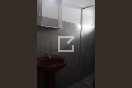 Banheiro de apartamento para alugar com 2 quartos, 50m² em Sumaré, Alvorada