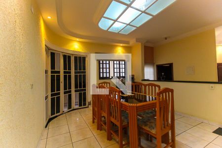 Casa à venda com 200m², 3 quartos e 2 vagasCopa