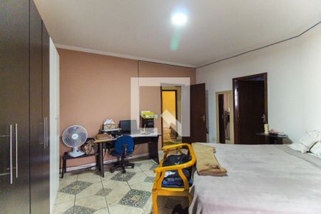 Casa à venda com 200m², 3 quartos e 2 vagasSuíte