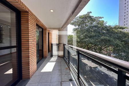 Apartamento para alugar com 147m², 2 quartos e 2 vagasVaranda