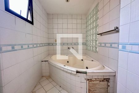 Apartamento para alugar com 147m², 2 quartos e 2 vagasBanheiro do Quarto 2