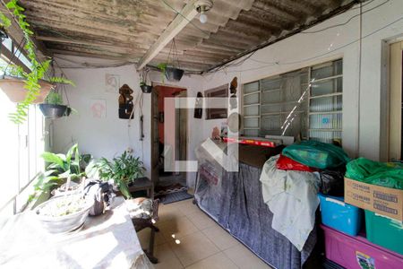 Casa à venda com 100m², 3 quartos e sem vaga Casa à venda com 100m², 3 quartos e sem vagaVaranda