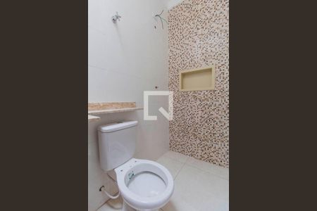 Casa à venda com 120m², 3 quartos e 2 vagas Casa à venda com 120m², 3 quartos e 2 vagasBanheiro