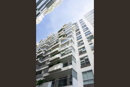 Apartamento para alugar com 74m², 2 quartos e 1 vaga Apartamento para alugar com 74m², 2 quartos e 1 vagaFachada
